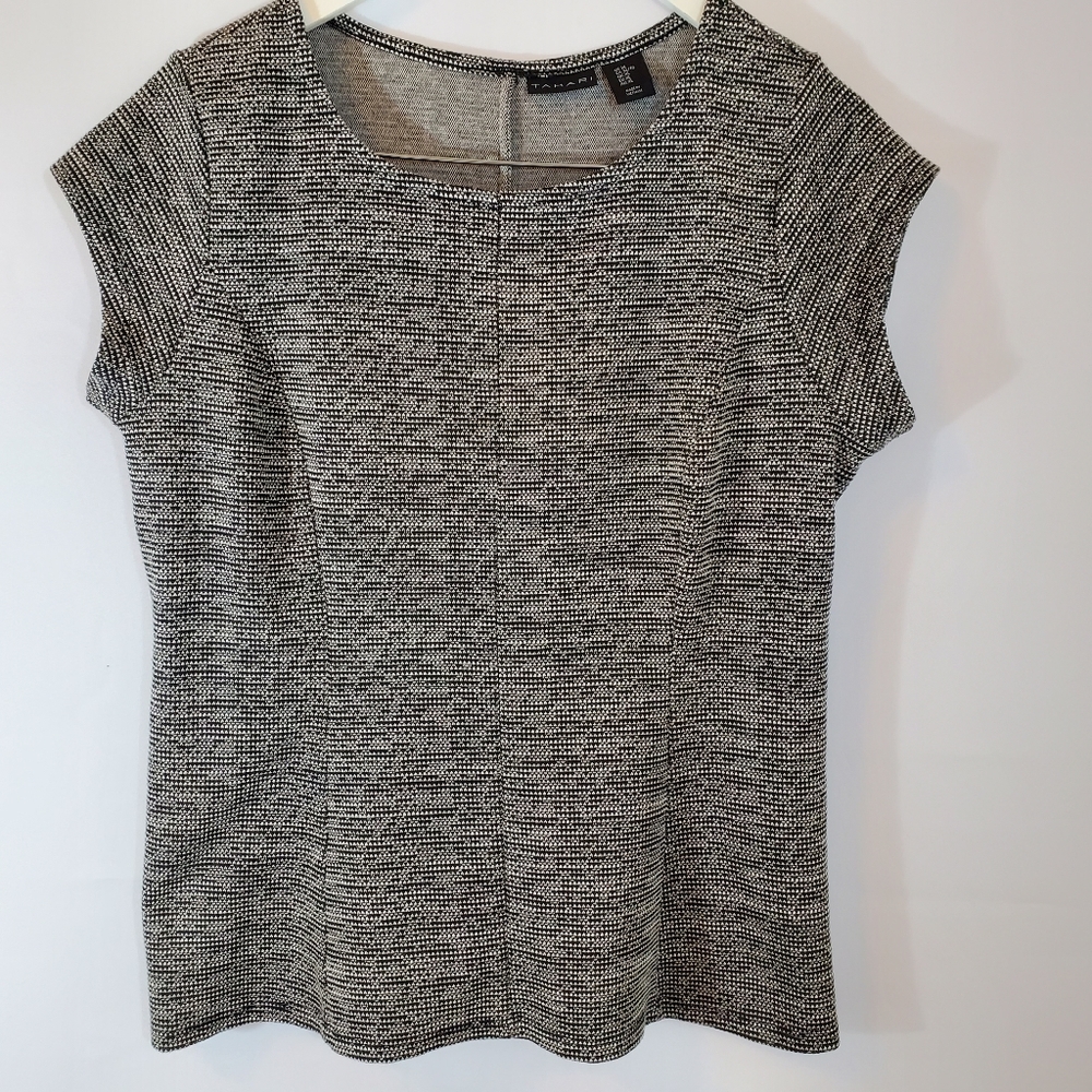 Tahari Sleeveless blouse
